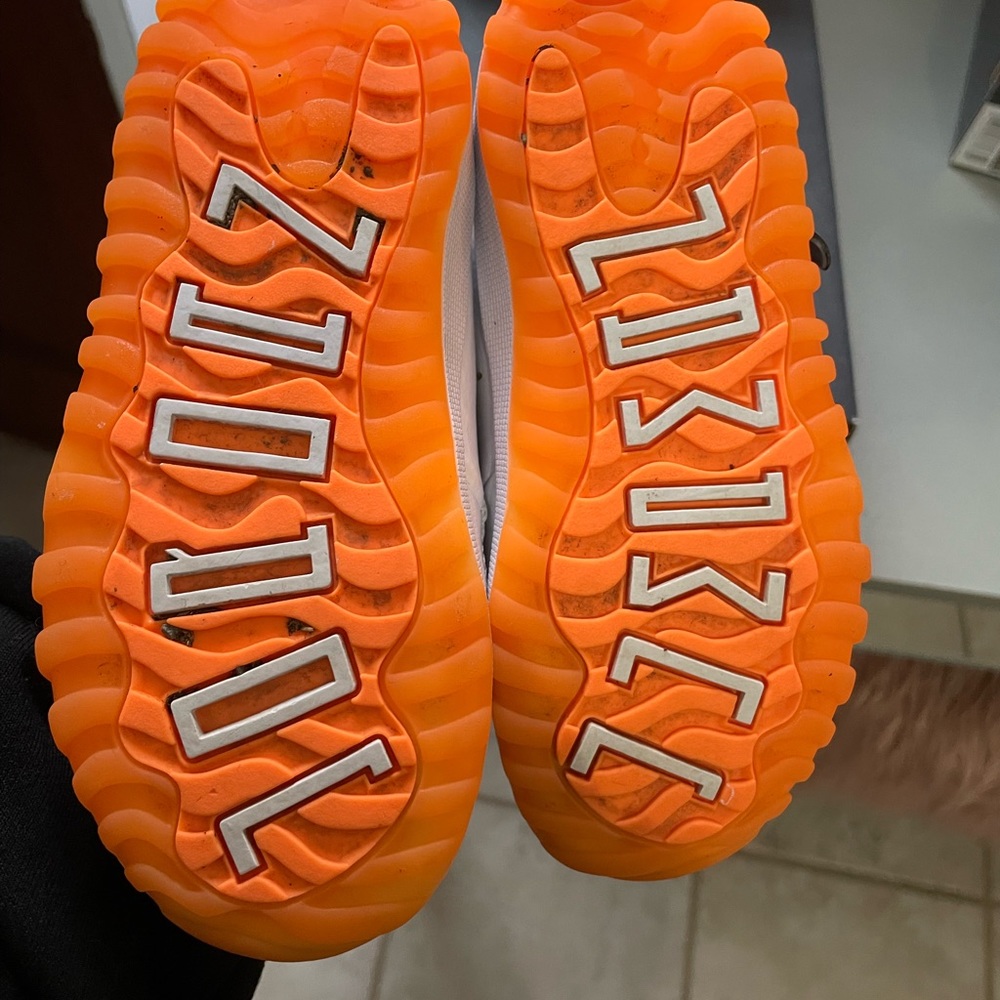 10c Jordan 11 retro low